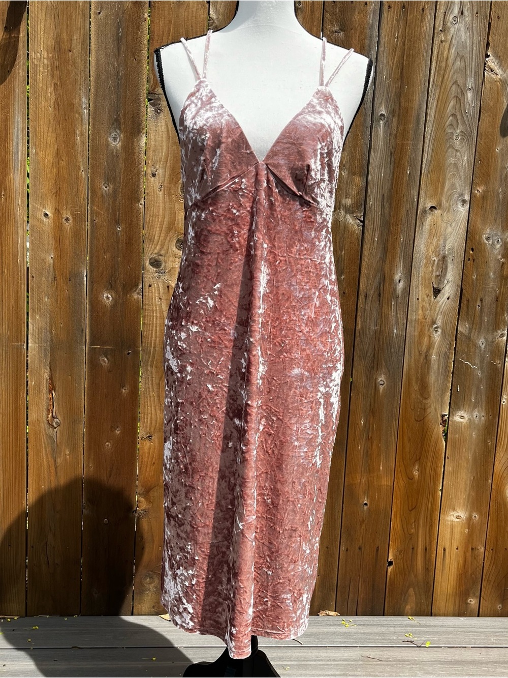 Forever 21 Crushed Velvet Slip Dress - Rose Blush Accepting Offers !